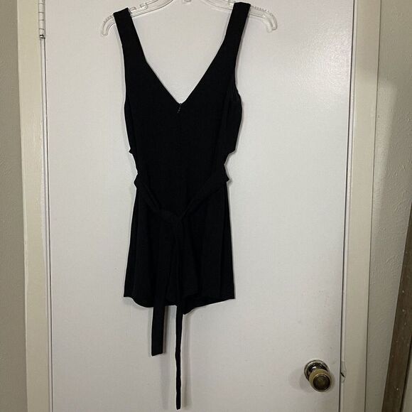 C/MEO collective black vneck sleeveless tie waist romper size XS - Picture 7 of 7